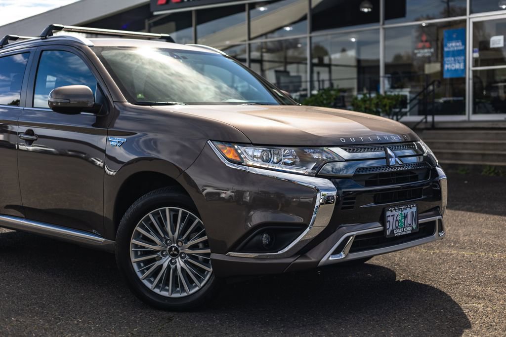 Used 2019 Mitsubishi Outlander SEL image 3