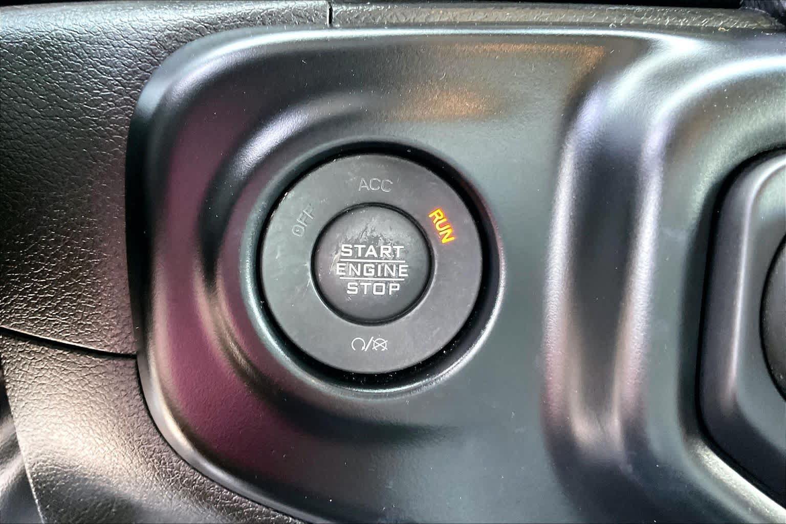Used 2022 Jeep Wrangler Sport AWD/4WD image 31