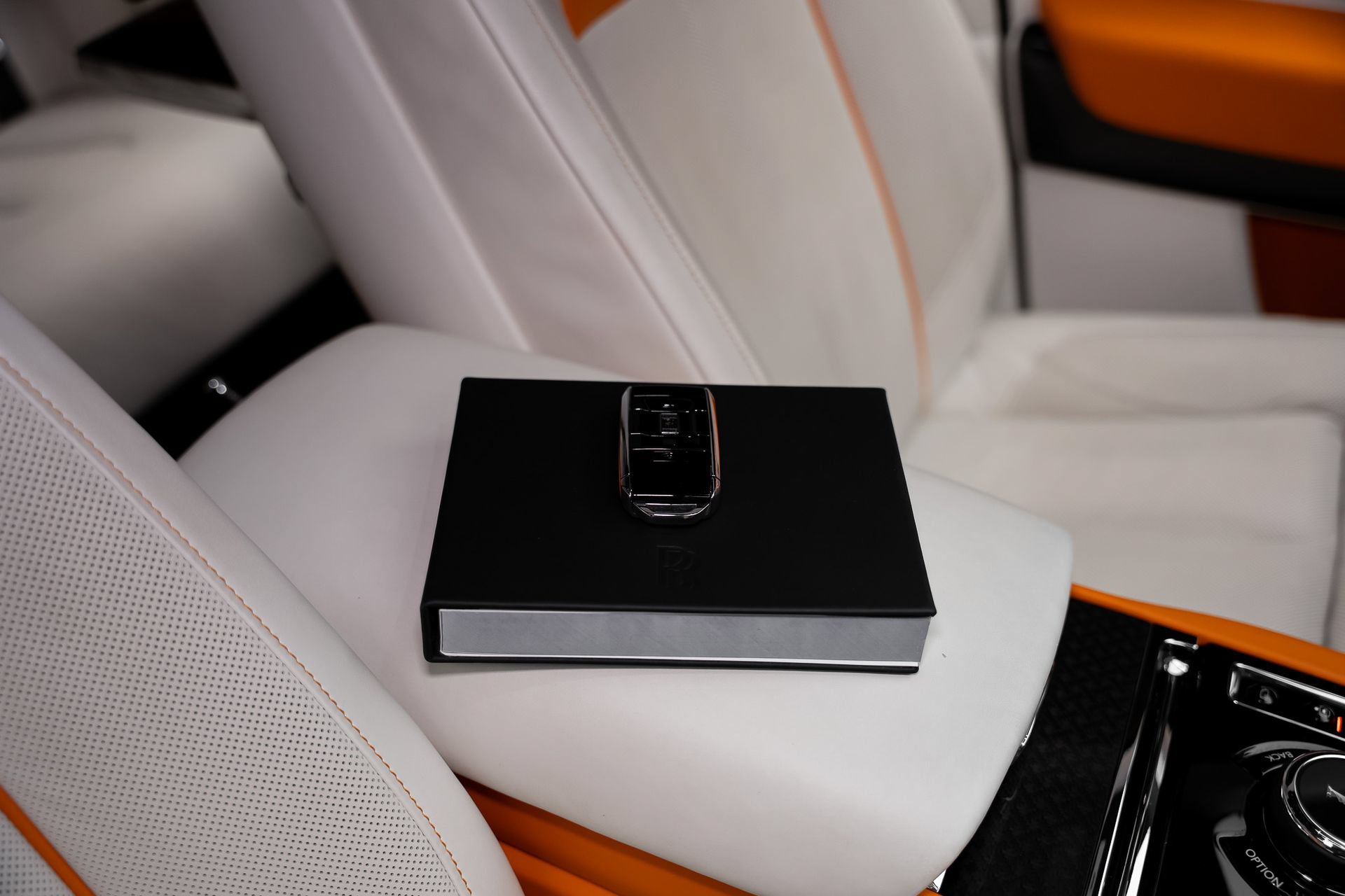 Used 2024 Rolls-Royce Cullinan Black Badge w/ Driver's Package AWD/4WD image 88