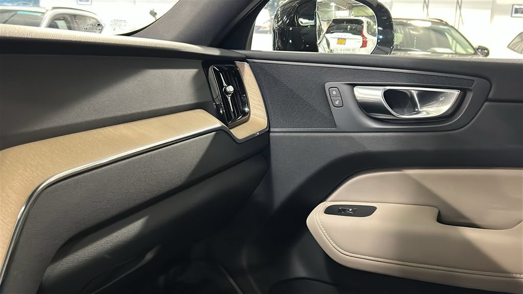 Certified 2026 Volvo XC60 B5 Plus AWD/4WD image 19