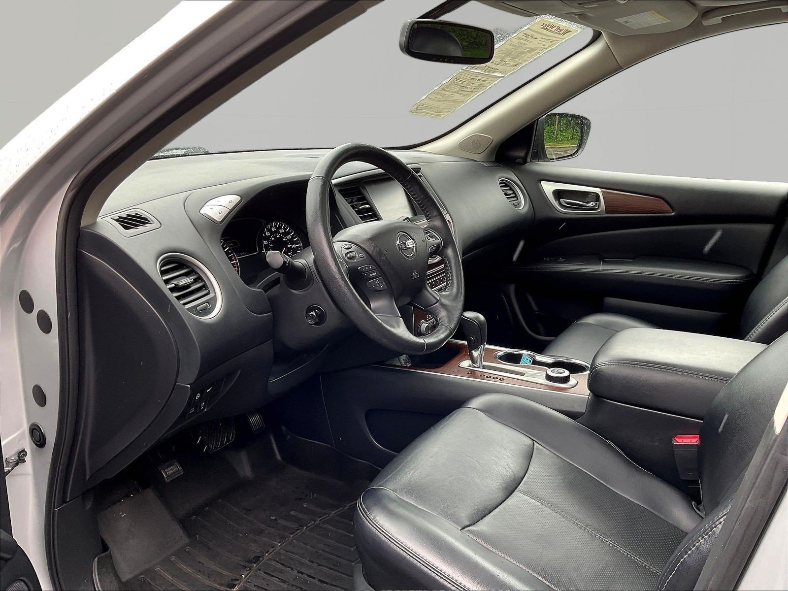 Used 2020 Nissan Pathfinder Platinum AWD/4WD image 17