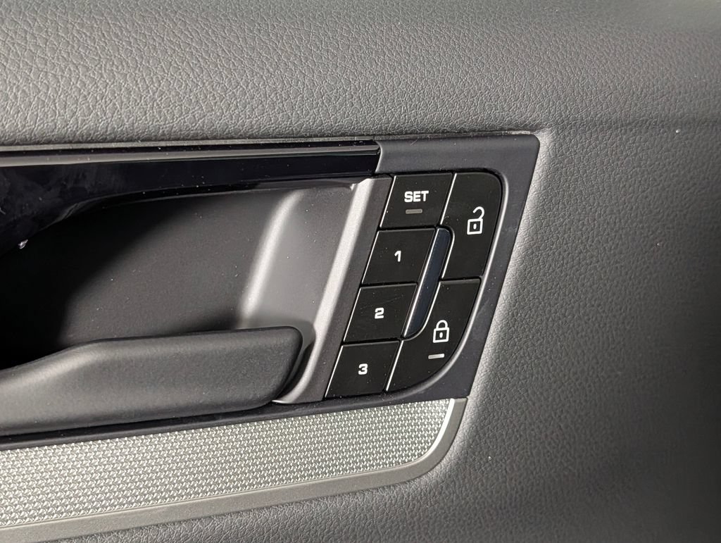 New 2026 Porsche Cayenne Coupe AWD/4WD image 26