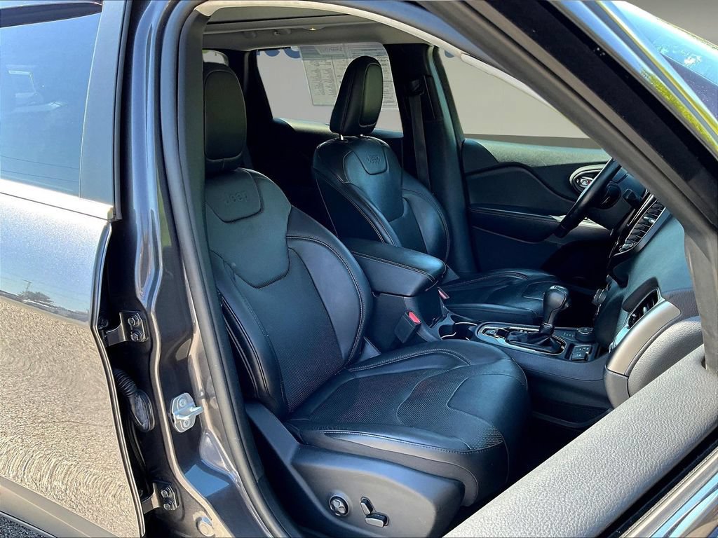 Used 2019 Jeep Cherokee Limited AWD/4WD image 33