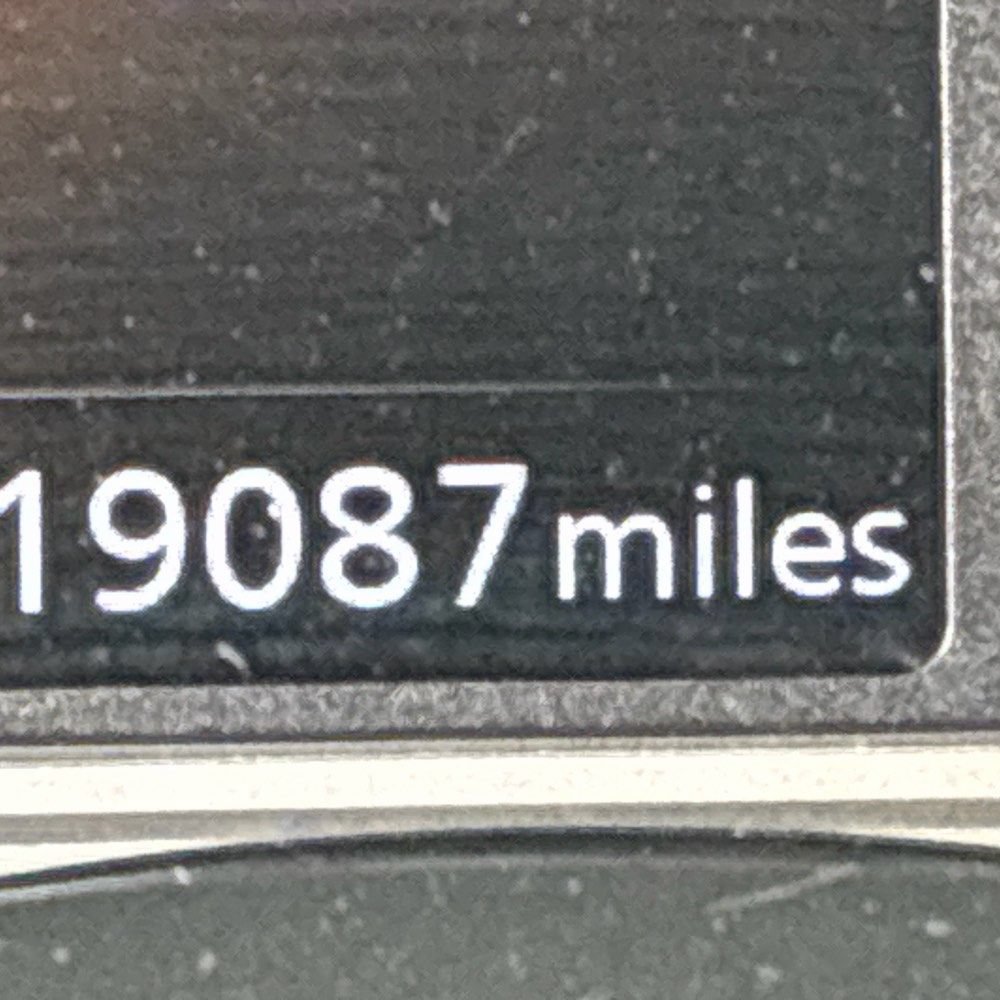 Used 2021 Nissan Versa SV FWD image 4
