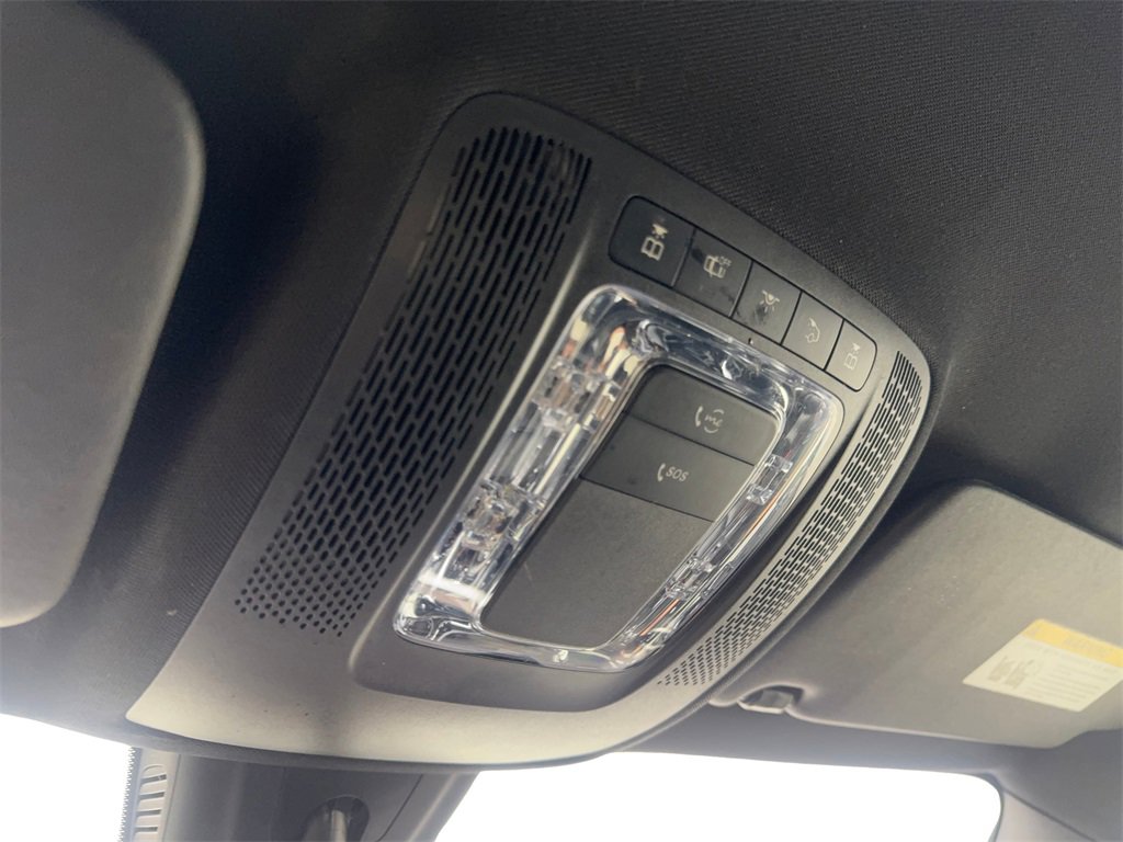 Used 2022 Mercedes-Benz GLB 250 w/ Premium Package Lite image 72