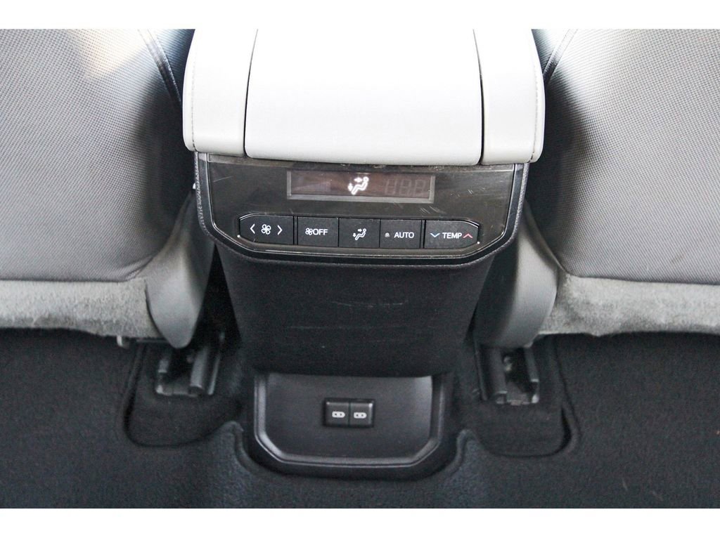 Used 2022 Toyota Highlander L image 15