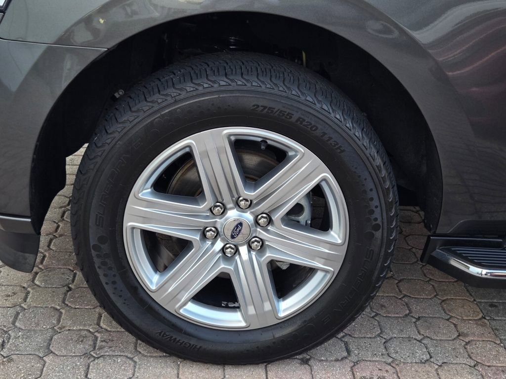 Used 2019 Ford Expedition Max XLT w/ Equipment Group 202A image 13