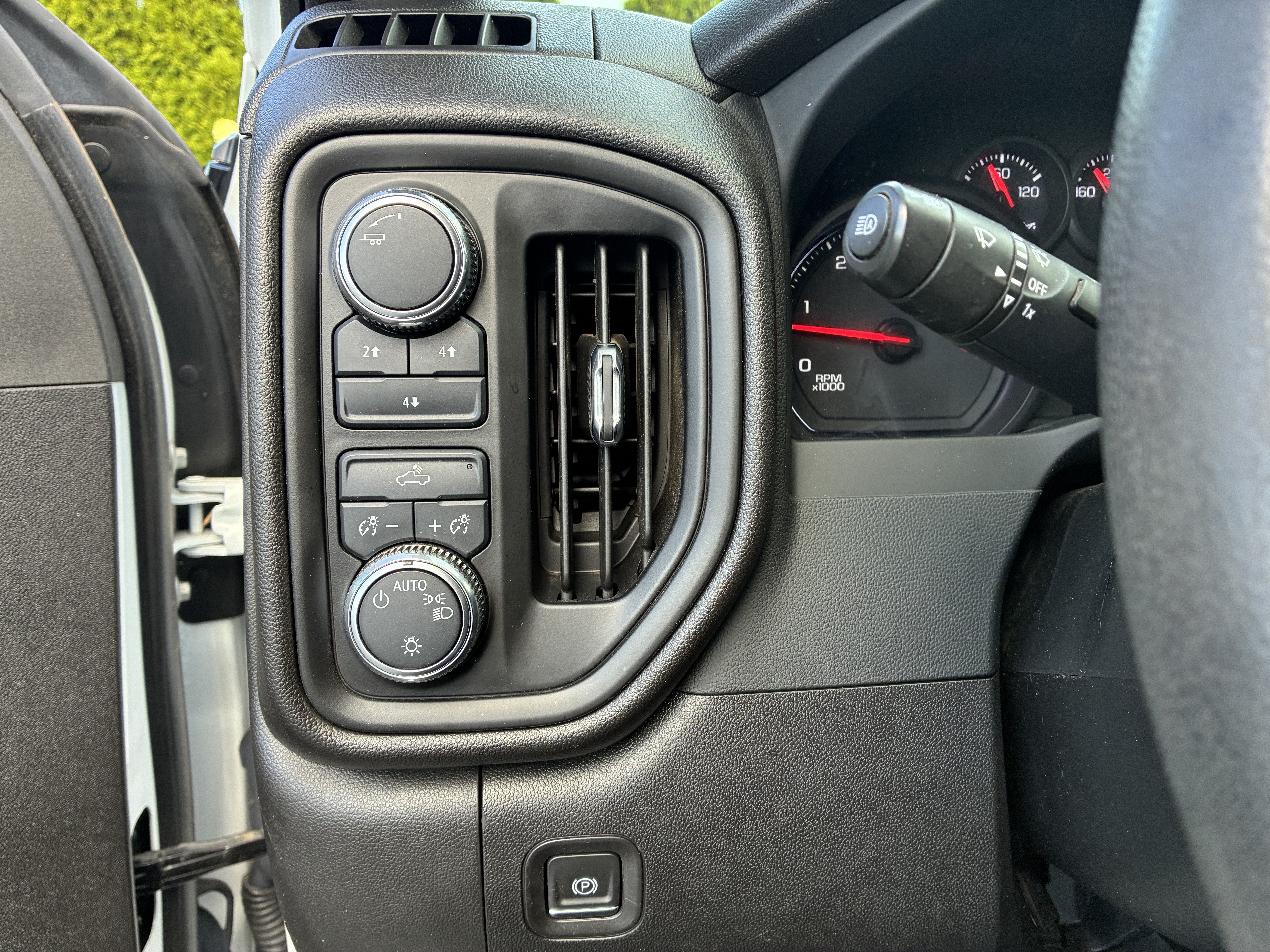Used 2024 GMC Sierra 3500 Pro w/ Convenience Package AWD/4WD image 25