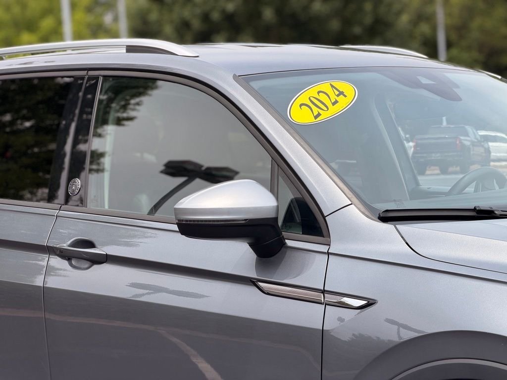 Used 2024 Volkswagen Tiguan Wolfsburg Edition AWD/4WD image 7