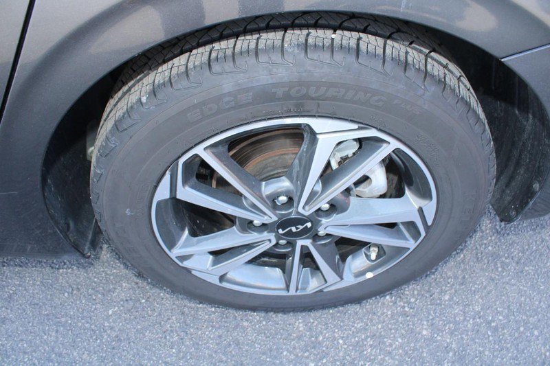 Used 2024 Kia Forte LXS image 6