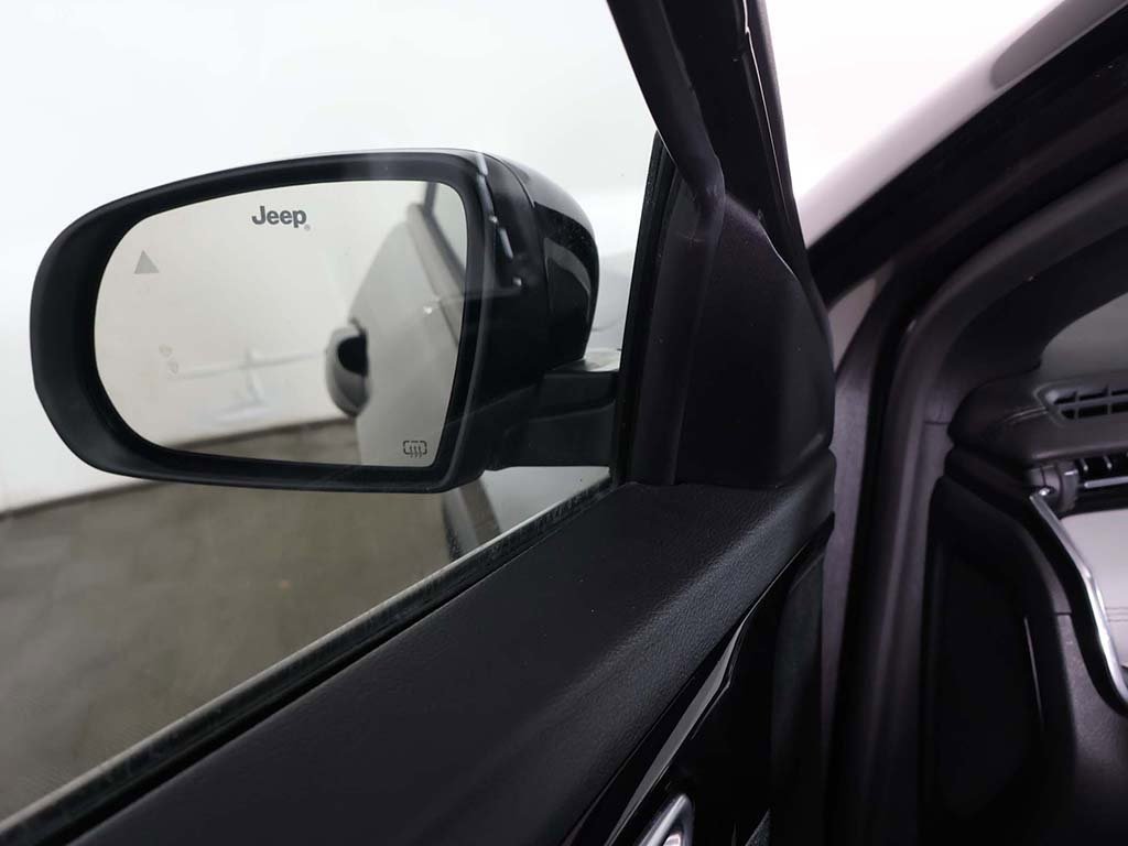 Used 2023 Jeep Compass Limited image 35