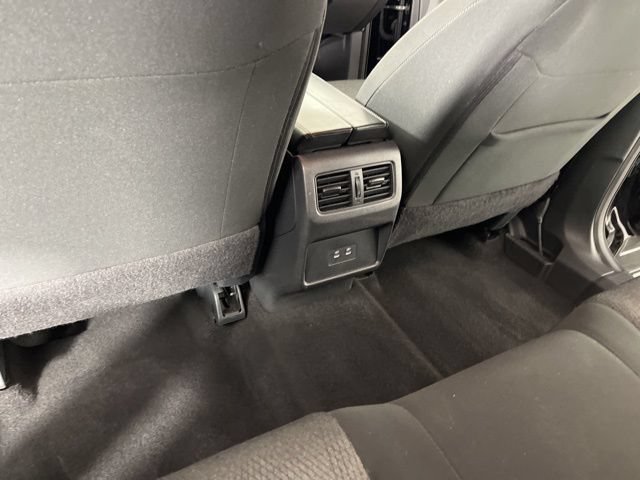 Used 2025 Nissan Rogue SV FWD image 43