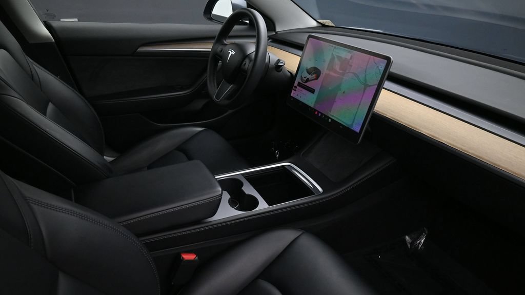 Used 2021 Tesla Model 3 Standard Range Plus RWD image 11