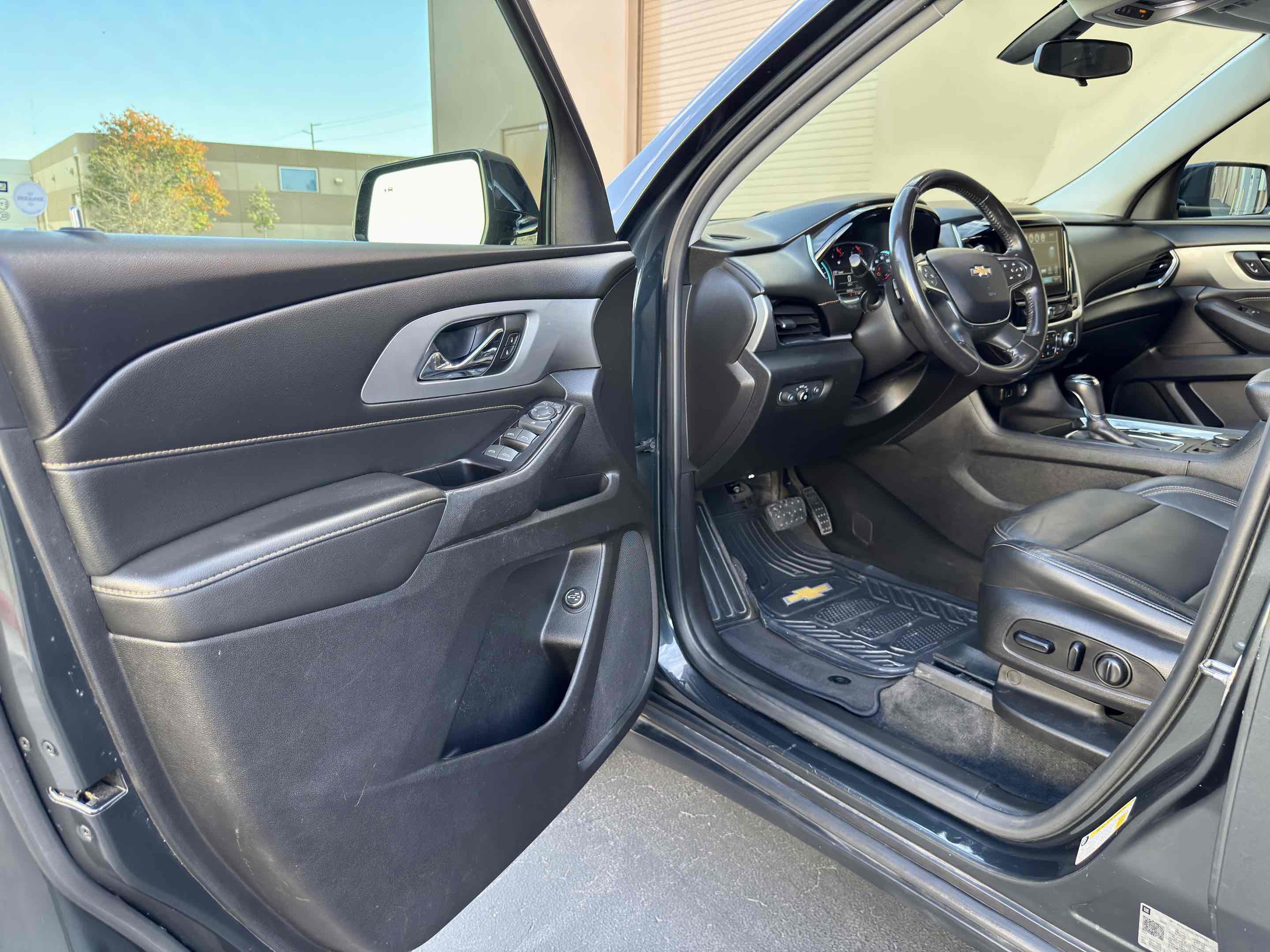 Used 2019 Chevrolet Traverse LT w/ LPO, Floor Liner Package image 32
