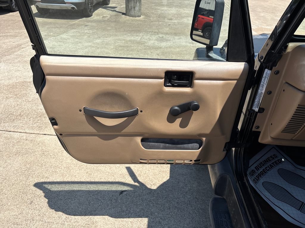 Used 2002 Jeep Wrangler Sahara AWD/4WD image 12