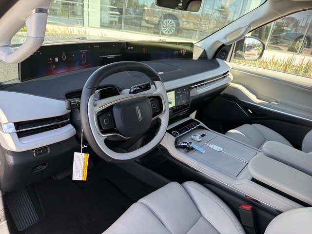 New 2026 Lincoln Navigator L Reserve AWD/4WD image 14