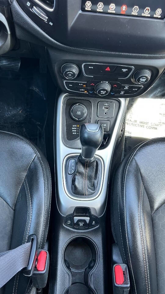 Used 2019 Jeep Compass Latitude AWD/4WD image 14