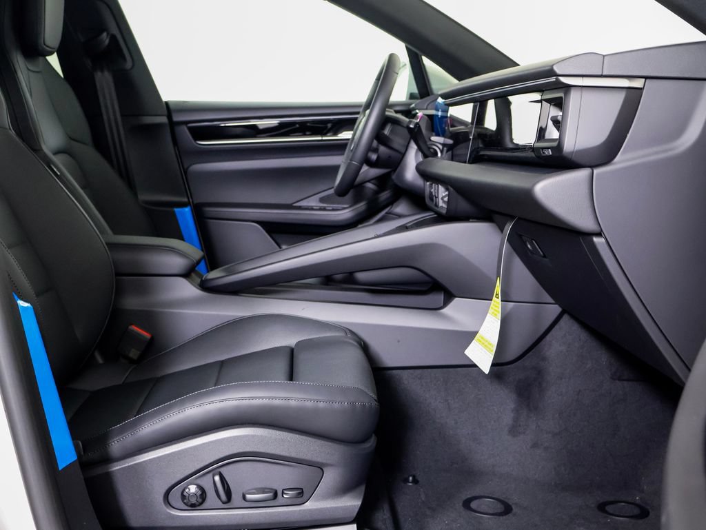 New 2026 Porsche Macan 4 Electric AWD/4WD image 8