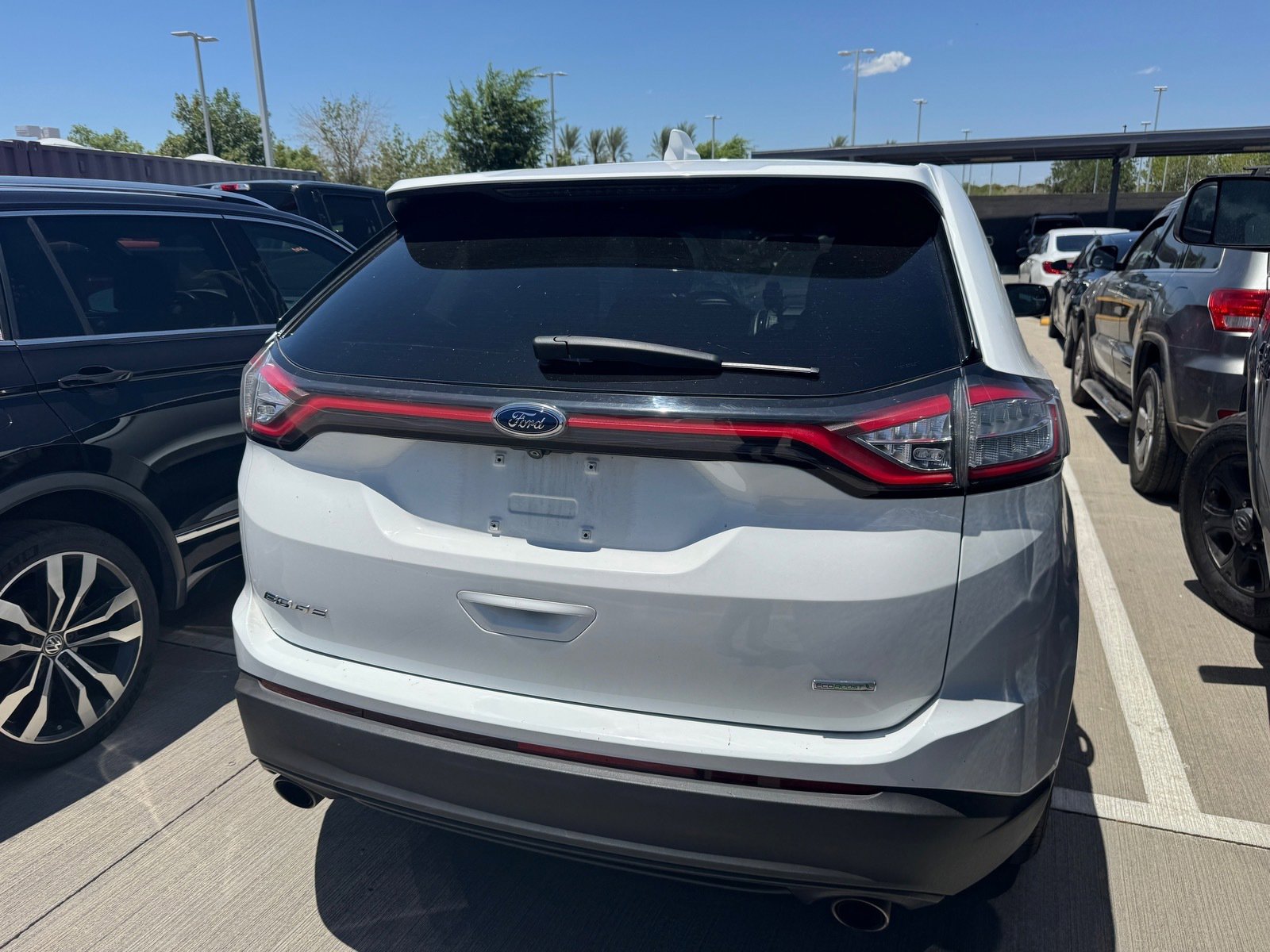 Used 2018 Ford Edge SE FWD image 4