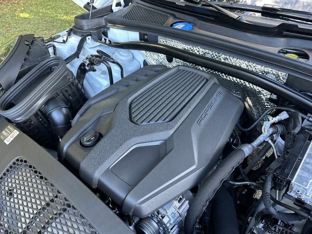 Used 2026 Porsche Macan image 22