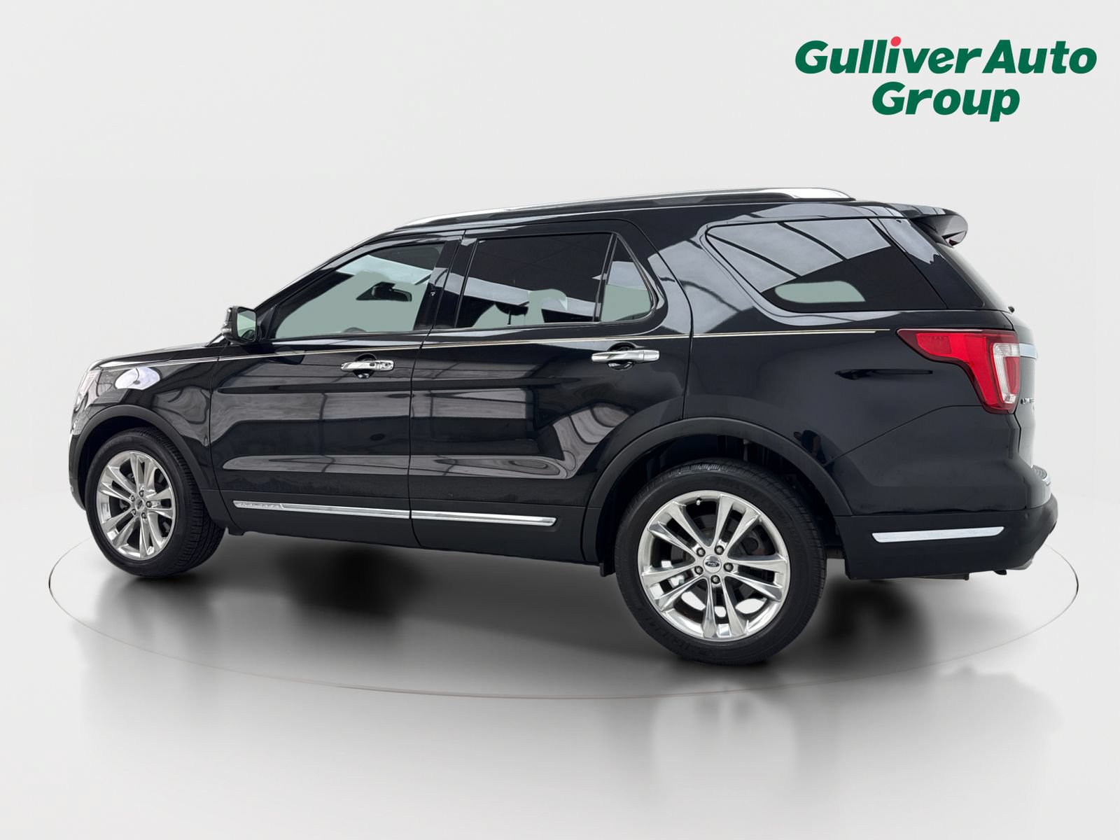 Used 2018 Ford Explorer Limited w/ Ford Safe & Smart Package FWD image 4