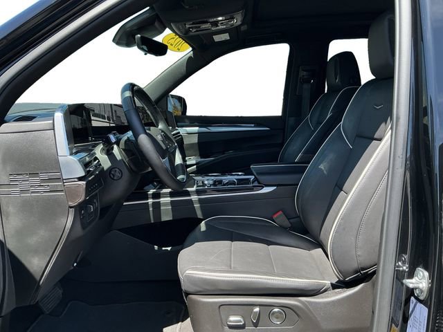 Used 2025 Cadillac Escalade Sport w/ LPO, ONYX Package AWD/4WD image 3