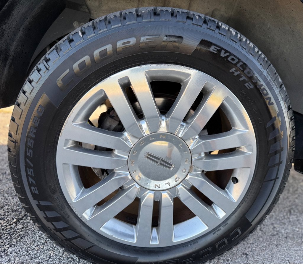 Used 2013 Lincoln Navigator L 4WD w/ HD Trailer Tow Pkg image 30