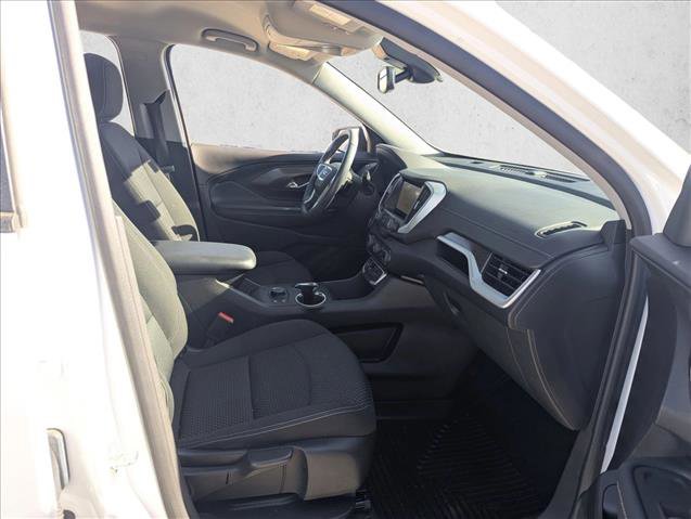 Used 2024 GMC Terrain SLE w/ Driver Convenience Package image 17