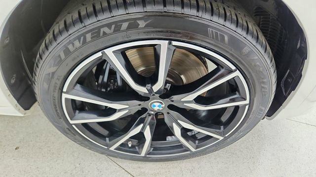 Used 2021 BMW X7 xDrive40i w/ M Sport Package image 63