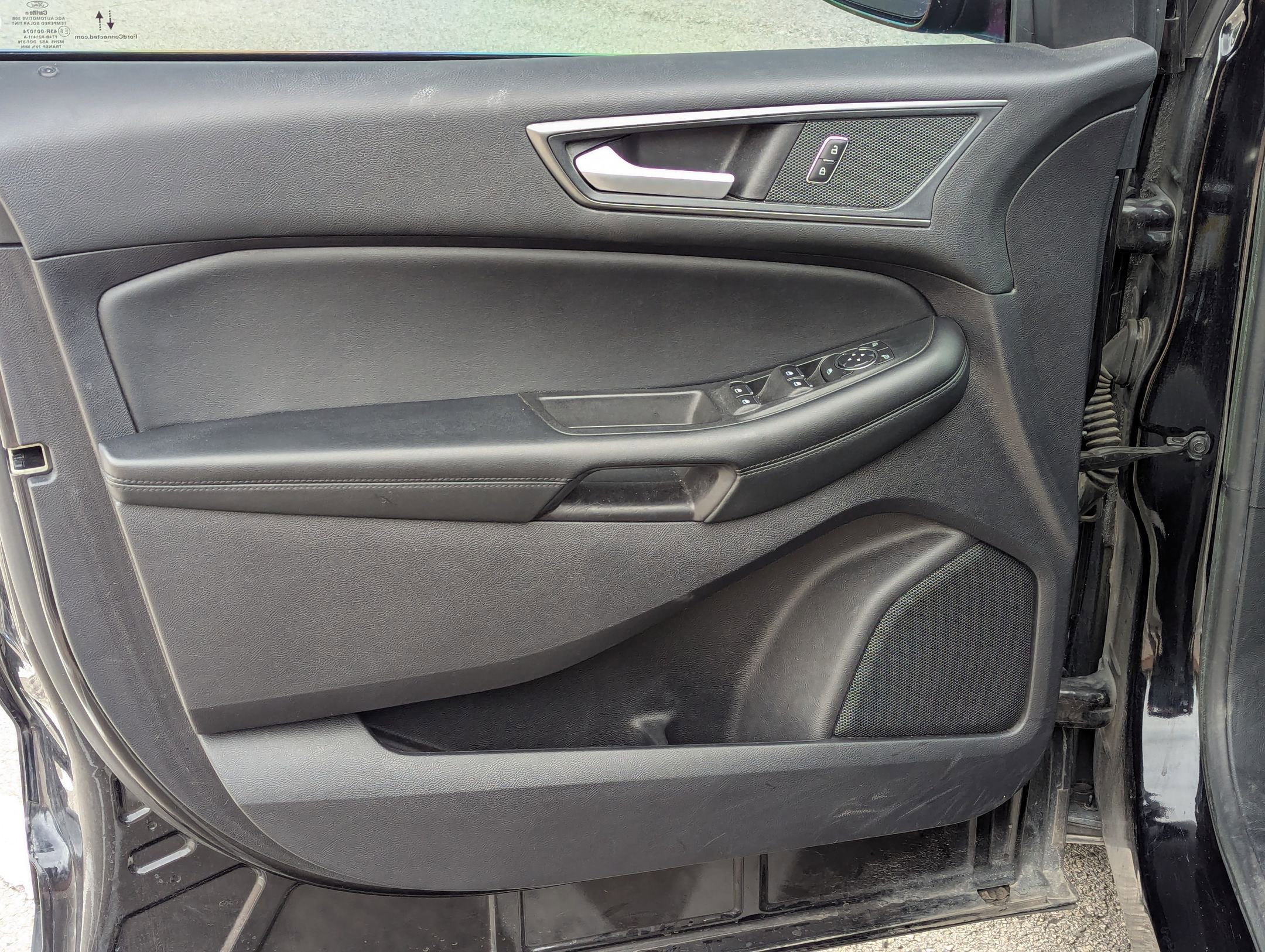 Used 2020 Ford Edge SE image 8