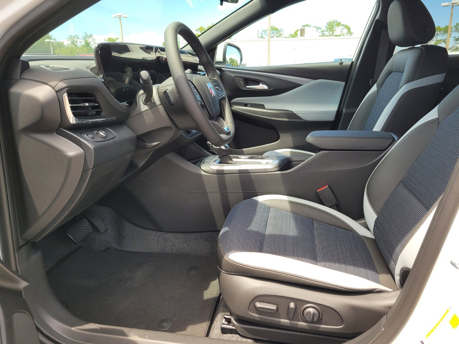New 2025 Buick Envista Preferred w/ Convenience I Package image 3