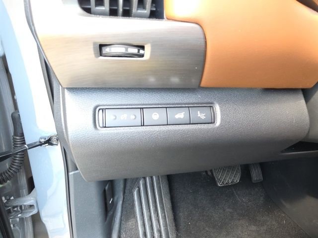 Used 2025 Nissan Pathfinder Platinum w/ Cargo Package FWD image 15