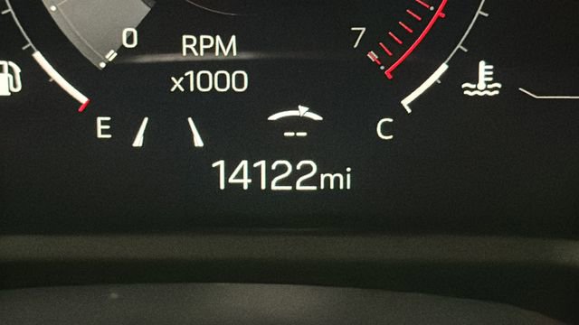 Used 2025 GMC Acadia Elevation w/ Elevation Premium Package image 10