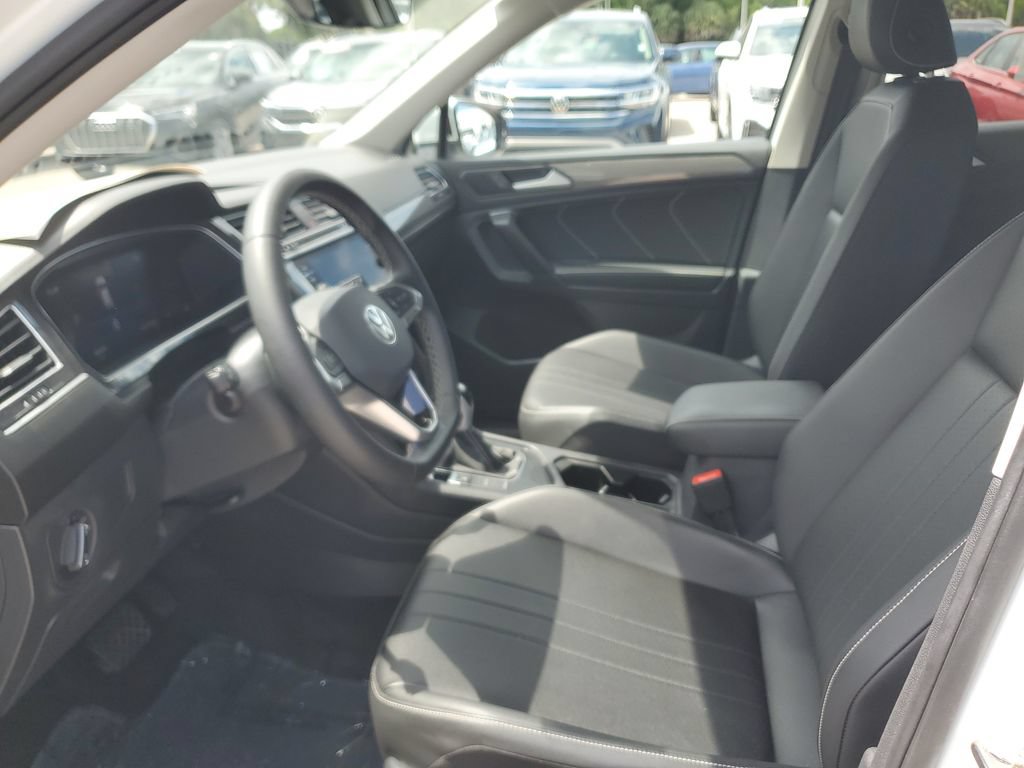 Certified 2023 Volkswagen Tiguan SE FWD image 23
