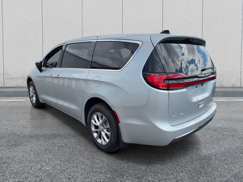 New 2026 Chrysler Pacifica Select AWD/4WD image 5