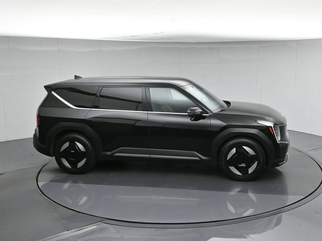 Used 2024 Kia EV9 Light Long Range RWD image 58