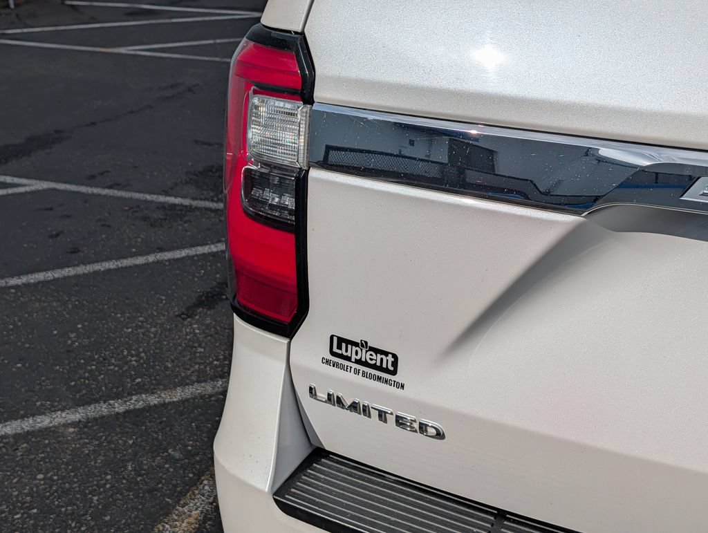 Used 2018 Ford Expedition Limited w/ Driver Assistance Package AWD/4WD image 6