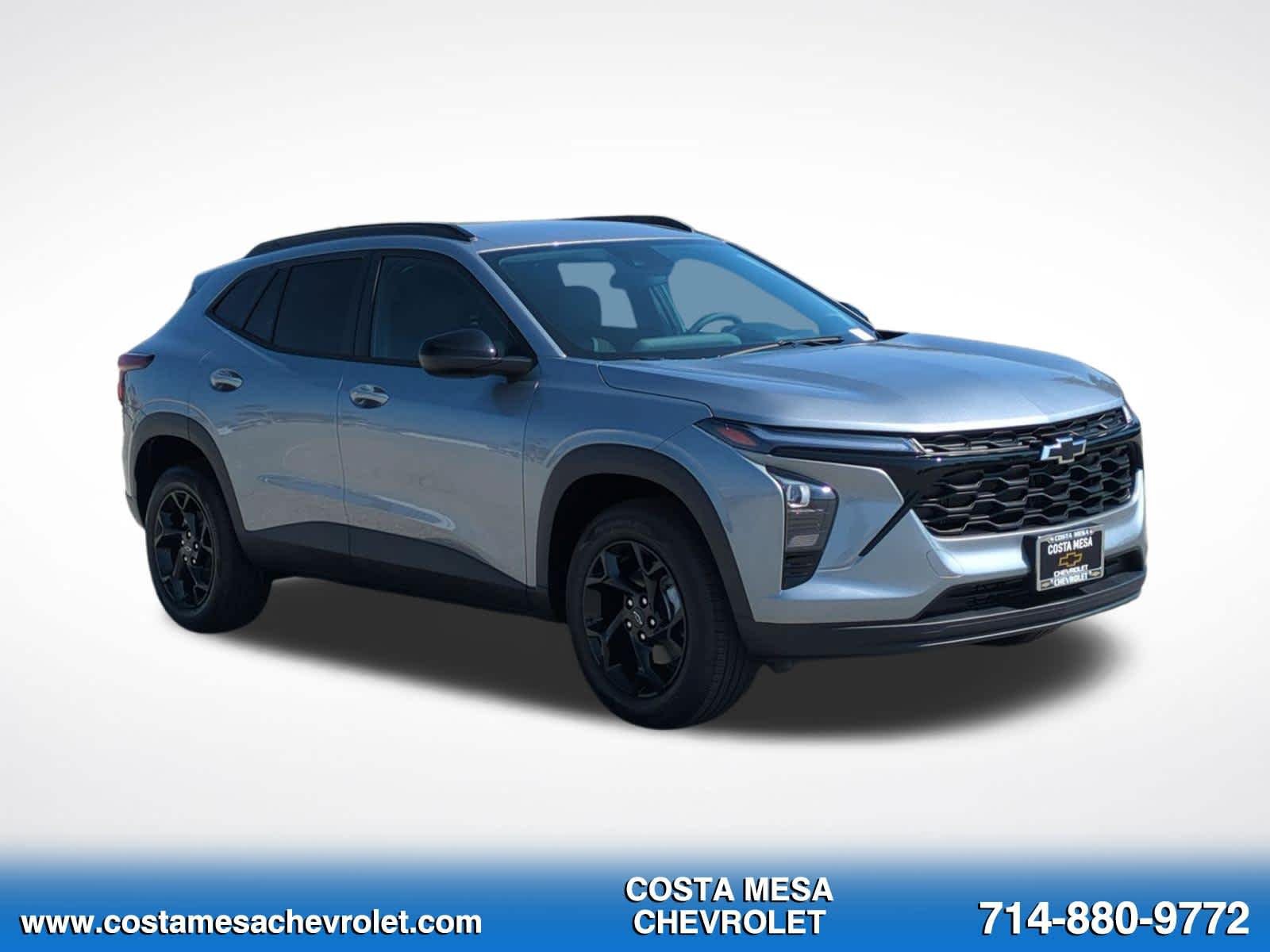 New 2026 Chevrolet Trax LT w/ Midnight Edition FWD image 3