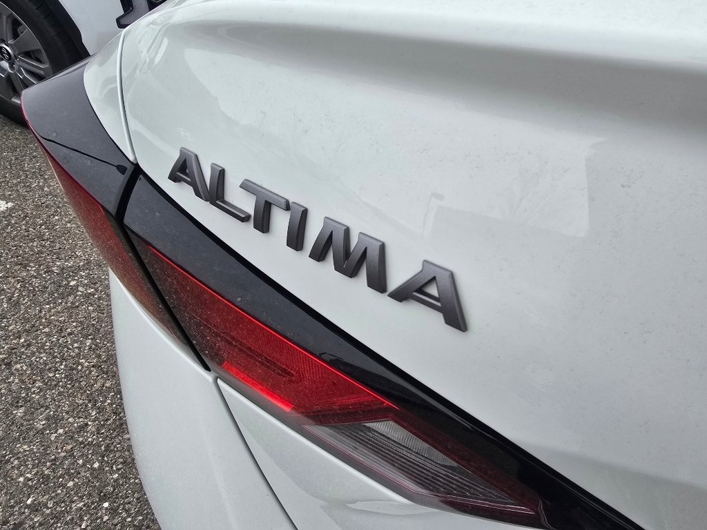 Used 2025 Nissan Altima 2.5 SV image 9