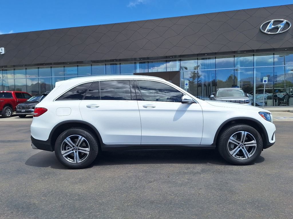 Used 2019 Mercedes-Benz GLC 300 4MATIC w/ Premium Package image 2