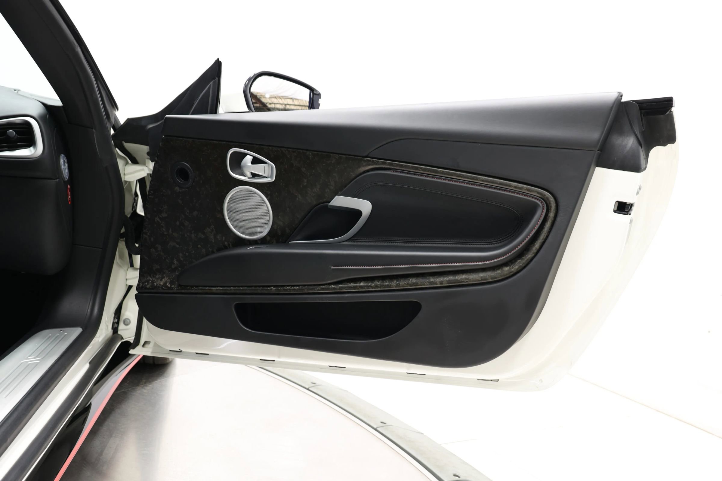 Used 2018 Aston Martin DB11 Coupe image 55