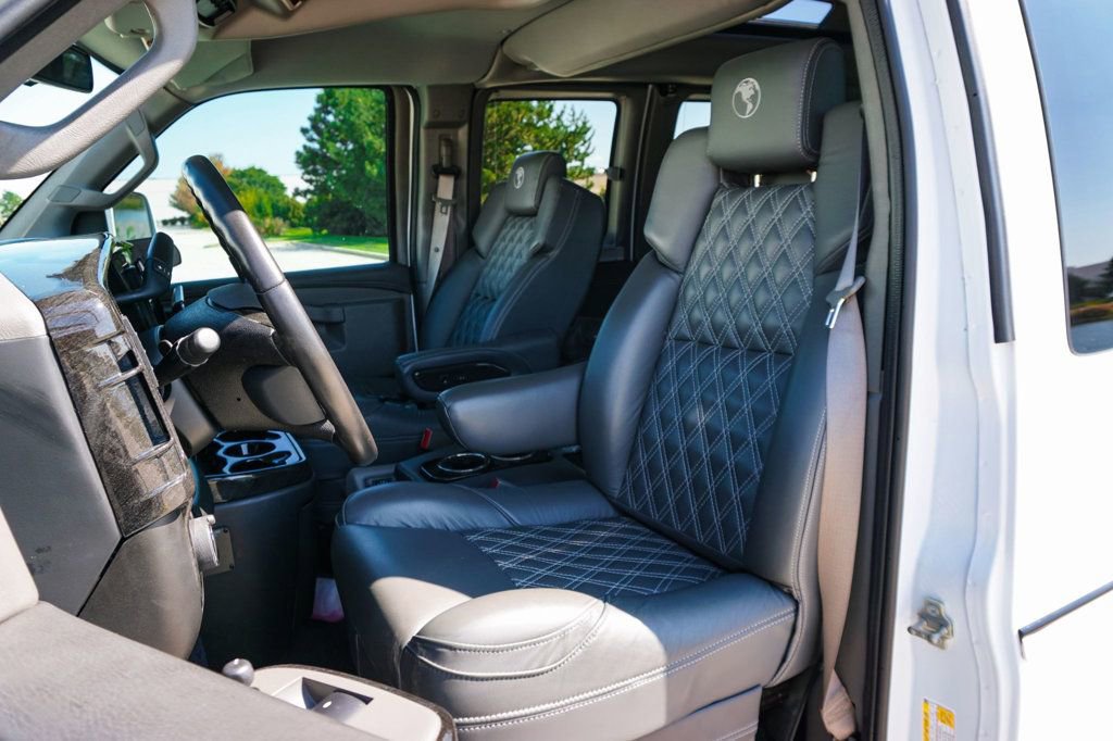 Used 2023 GMC Savana 2500 Extended image 10
