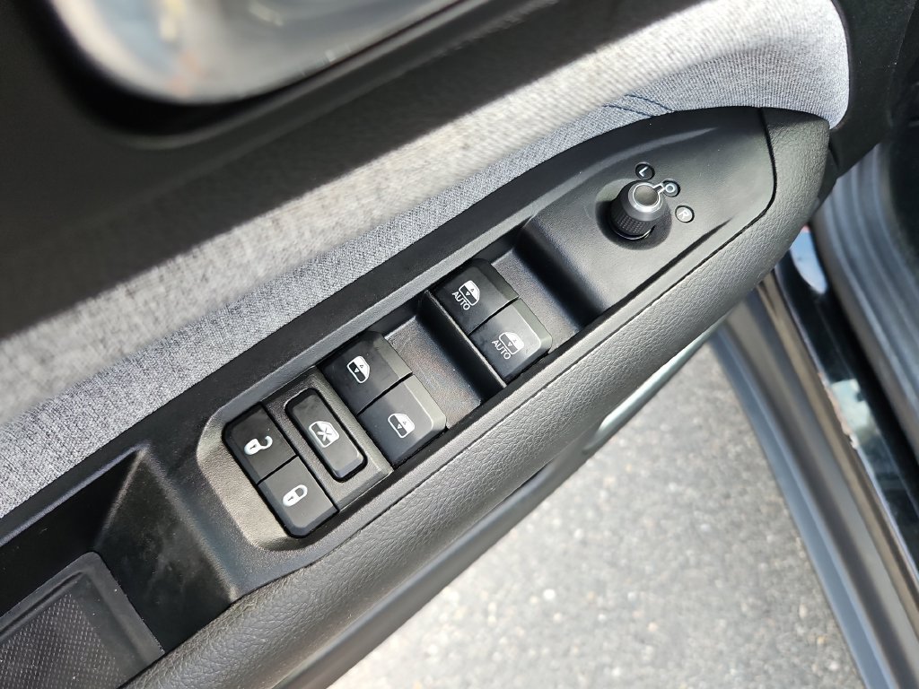 Used 2024 Jeep Compass Latitude AWD/4WD image 24