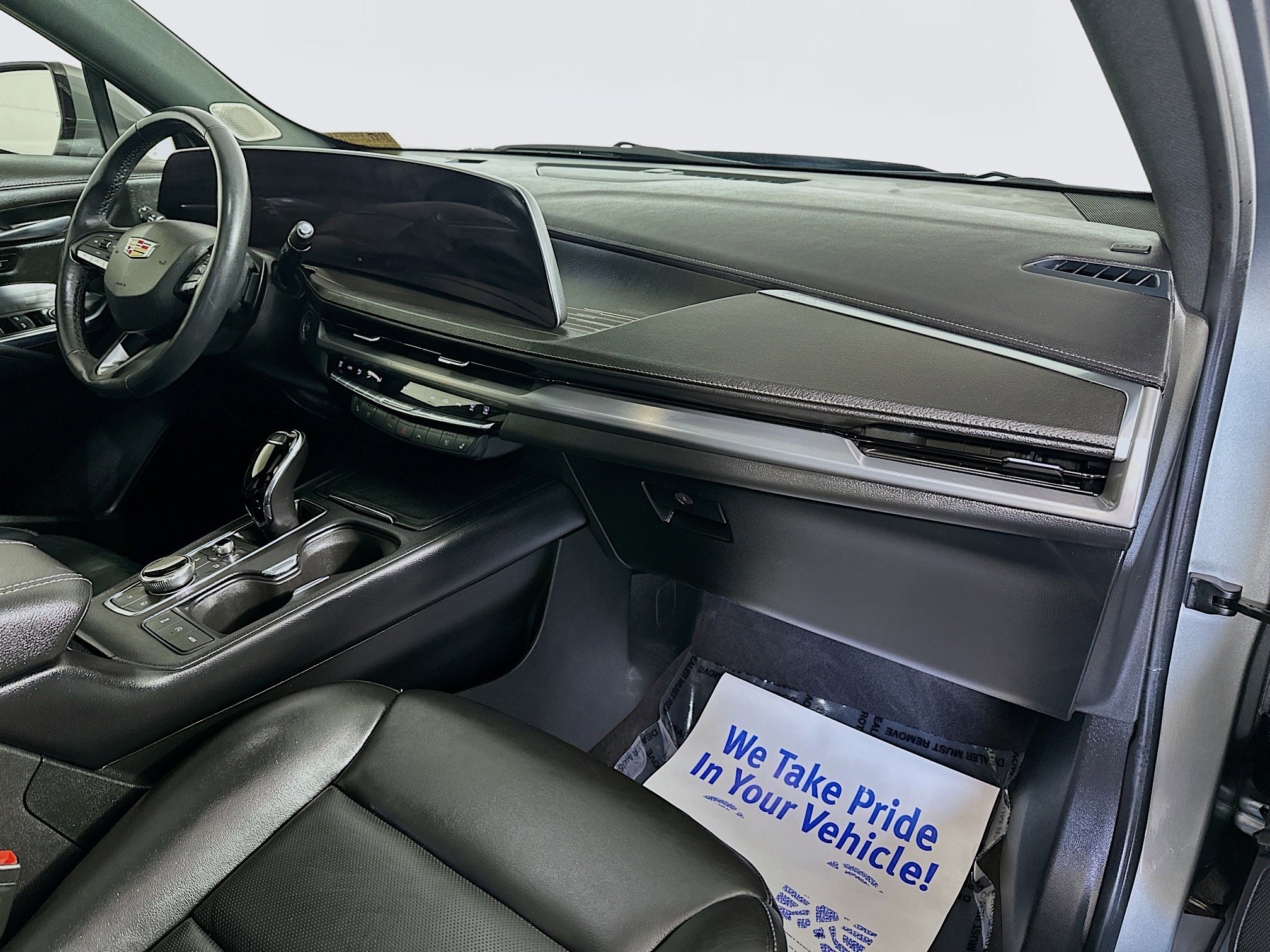 Used 2024 Cadillac XT4 Premium Luxury image 28