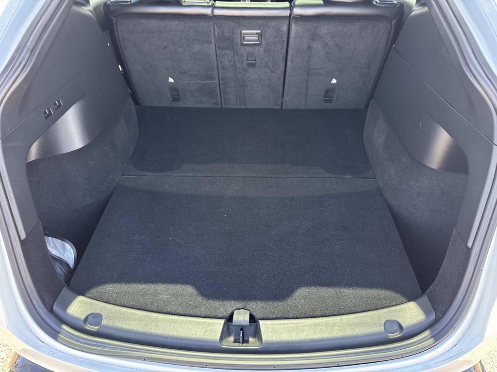 Used 2022 Tesla Model Y Long Range image 24