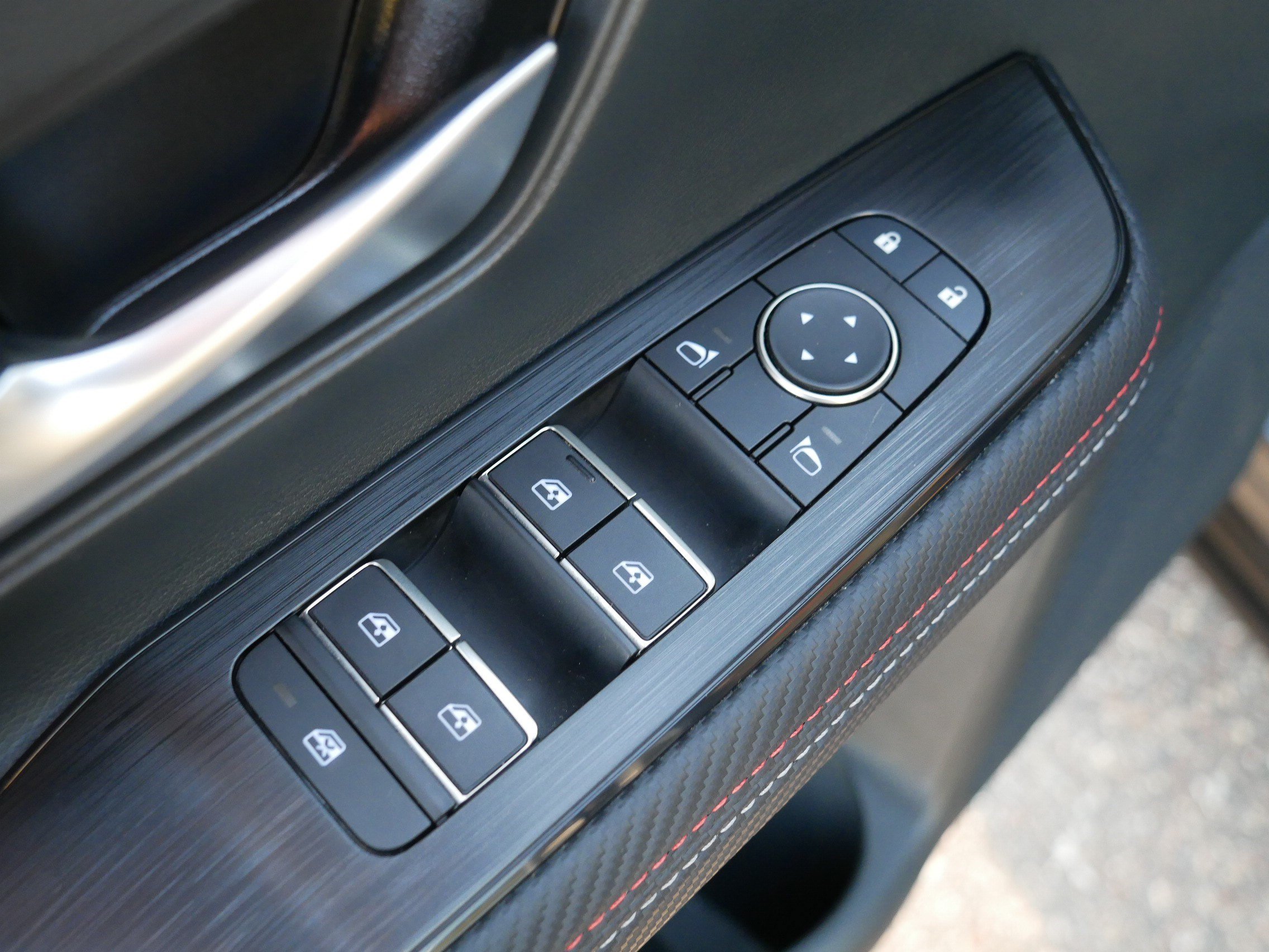Certified 2025 Nissan Kicks SR AWD/4WD image 19