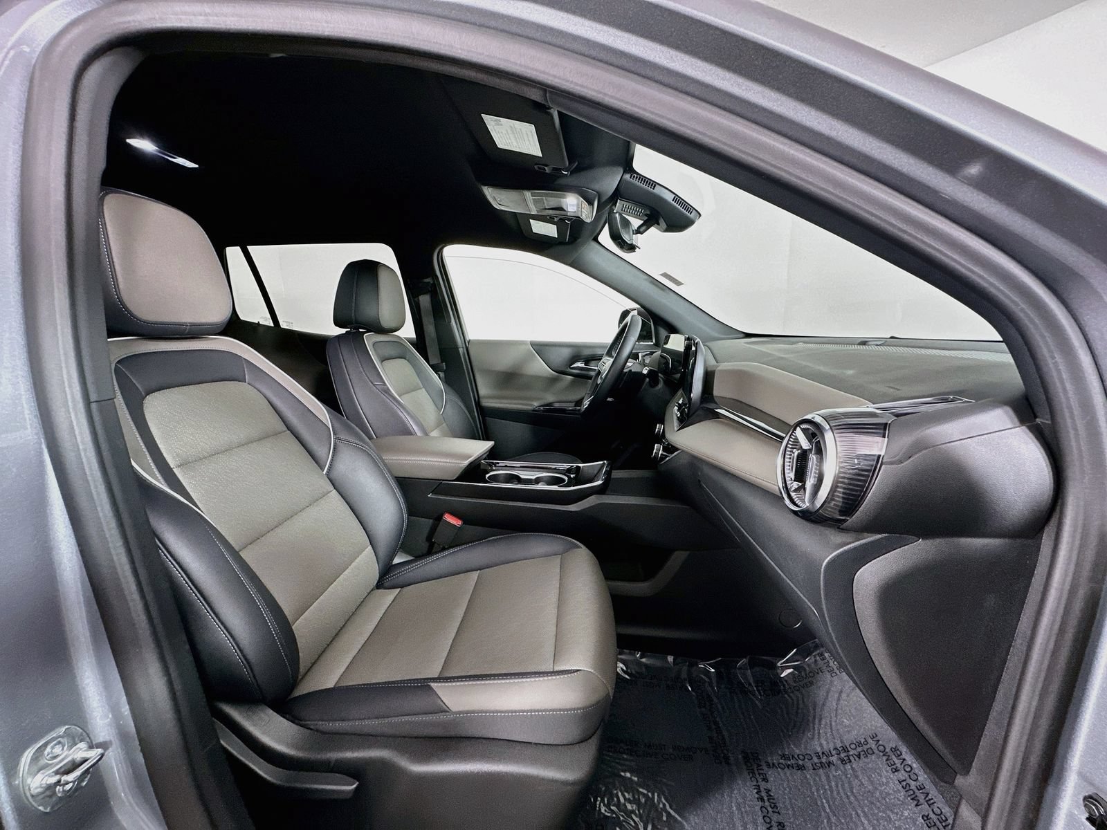 Used 2025 Chevrolet Equinox LT w/ Convenience Package II AWD/4WD image 29