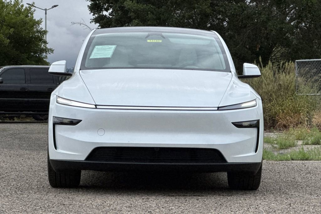 Used 2026 Tesla Model Y 2WD image 9
