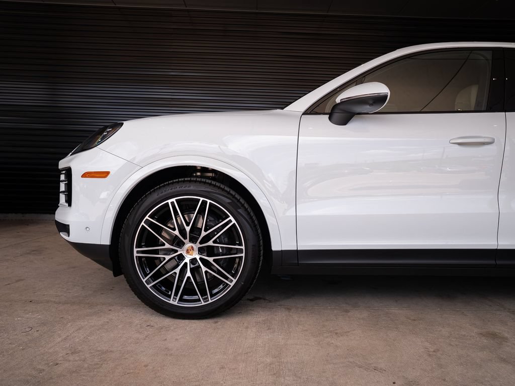 New 2026 Porsche Cayenne Coupe AWD/4WD image 11