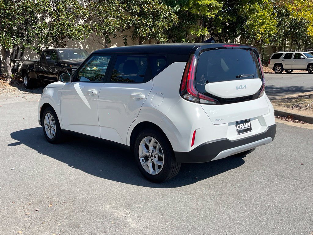 Used 2025 Kia Soul S FWD image 5